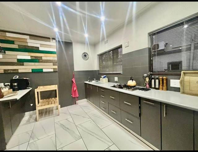 4 BEDROOM HOUSE FOR SALE IN VANDERBIJLPARK SE 3